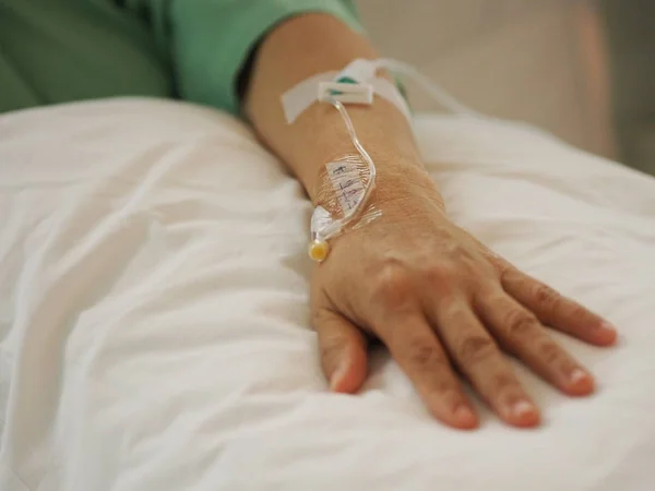 Hand Patients Sleep Saline Hospital Ward — Stock Photo, Image