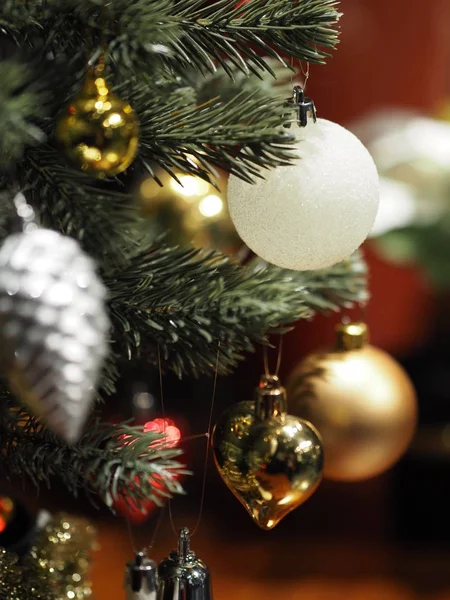 Christi Masse Baum Weihnachtsschmuck Dekoration Geschenkbox Farbige Kugeln Schneekugel Glocke — Stockfoto