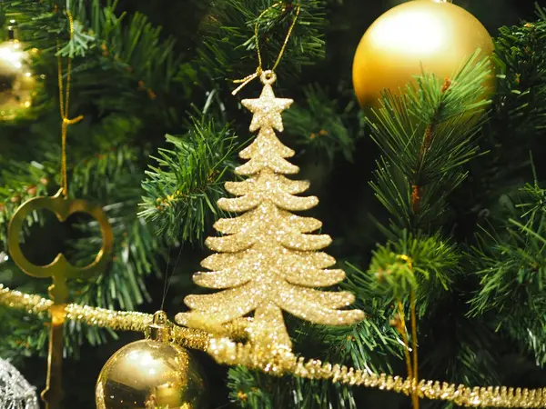 Frohe Weihnachten Garnituren Dekoration Geschenk Box Farbige Kugeln Schneekugel Glocke — Stockfoto