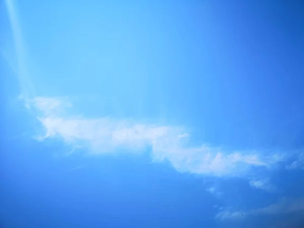 Nuvem Céu Azul Fundo Natureza Nublado Forma Semelhante Dragão — Fotografia de Stock