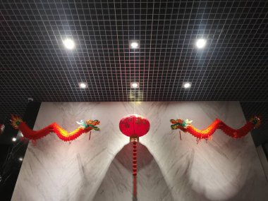 Dragon ve kırmızı fener dekorasyon Çin yeni yıl Festival