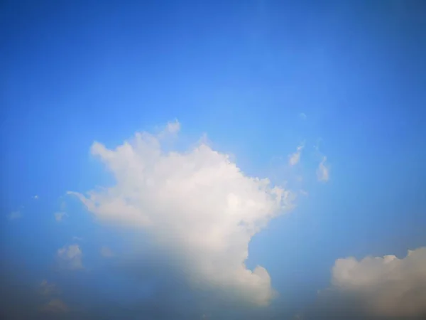 Nuvens Brancas Céu Azul Nublado Espaço Fundo Natural Para Escrever — Fotografia de Stock