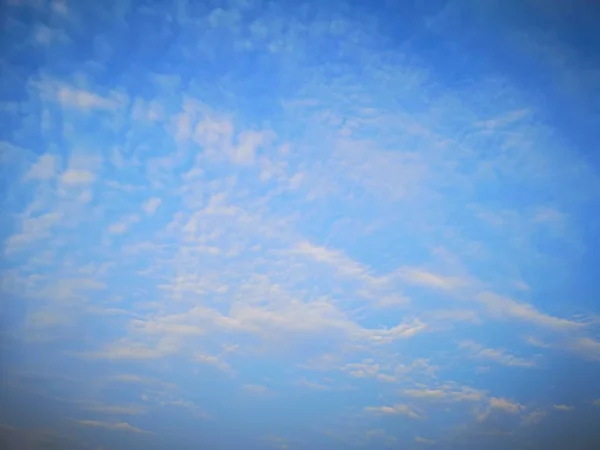 Nuvens Brancas Céu Azul Nublado Espaço Fundo Natural Para Escrever — Fotografia de Stock