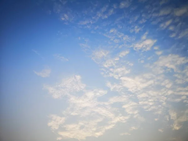 Nuvens Brancas Céu Azul Nublado Espaço Fundo Natural Para Escrever — Fotografia de Stock