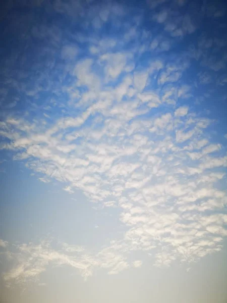 Nuvens Brancas Céu Azul Nublado Espaço Fundo Natural Para Escrever — Fotografia de Stock