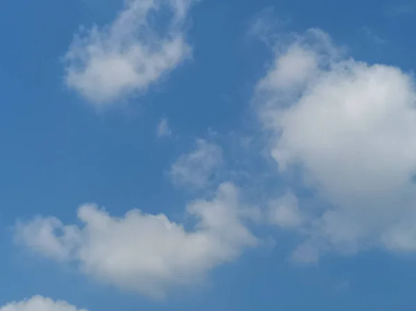 Nuages Blancs Dans Ciel Bleu Clair Nuageux Fond Naturel Belle — Photo