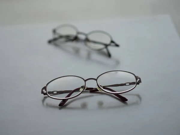 Gafas Vista Escritorio Blanco —  Fotos de Stock
