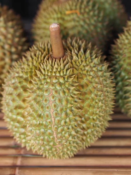 Durian Tajskie Owoce Mają Ostre Cierń Rynku — Zdjęcie stockowe