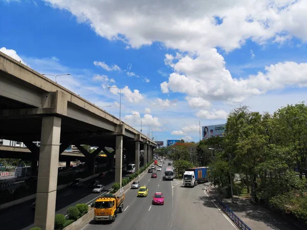 Vipawadee Road Bangkok Thailand Mei 2019 Bright Sky White Blotches — Stok Foto