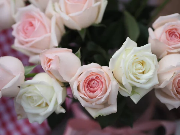 玫瑰粉红花束 — 图库照片