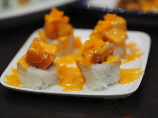 Osushi Karidesi Roe Rice Taze Somon Balığı Japon Yemeği Tarzı — Stok fotoğraf