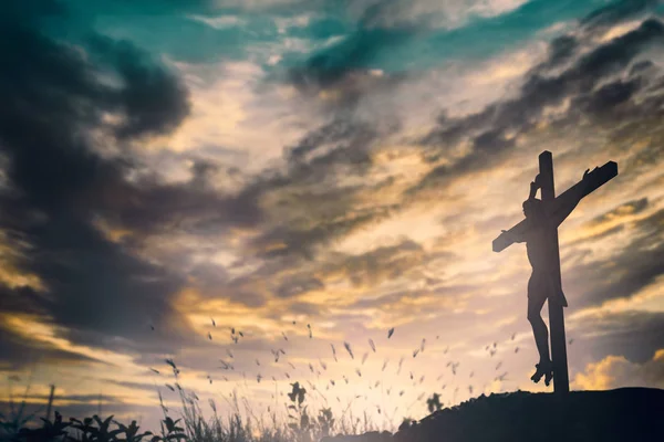 Silhueta Jesus Com Cruz Sobre Conceito Pôr Sol Para Religião — Fotografia de Stock