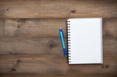 Beyaz kağıt mockup düz lay eski masa üstü ahşap arka plan doku alanı kavramı çalışma alanı office boş Not, Takvim yeni yıl 2019 planı, iş blogger fikir boş metin görünümü listesi