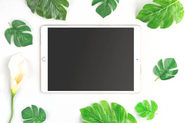 Vintage Tablet mockup düz eski masa üstü ahşap arka plan doku alanı kavramı çalışma alanı office boş Not, Takvim yeni yıl 2019 planı, e-ticaret iş blogger fikir boş ahşap görünümü üzerinde yatıyordu