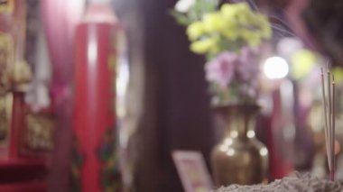 4 k bulanıklık Çin Tapınağı kırmızı bokeh arka plan kavramı için mutlu çene yeni yıl 2019 arka plan, bulanık açık Budist chinatown, oryantal din kültürü görüntülemek, Shanghai şehir. Tütsü brülör dolly