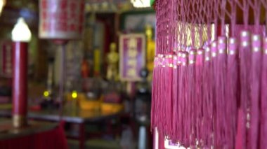 4 k bulanıklık Çin Tapınağı kırmızı bokeh arka plan kavramı için mutlu çene yeni yıl 2019 arka plan, bulanık açık Budist chinatown, oryantal din kültürü görüntülemek, Shanghai şehir. Tütsü brülör dolly