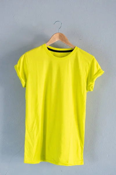 Ρετρό Δίπλωση Κίτρινο Βαμβάκι Shirt Ρούχα Πολύχρωμο Κάκα Επάνω Πρότυπο — Φωτογραφία Αρχείου