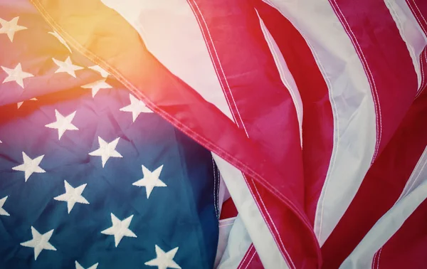 Античний прапор Америки розмахуючи шаблоном фону в червоному синьому білому — стокове фото
