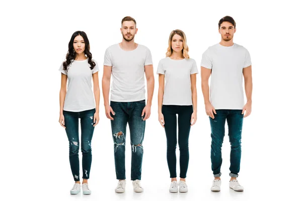 Vista Completa Hombres Mujeres Jóvenes Serios Camisetas Blancas Pantalones Mezclilla — Foto de Stock