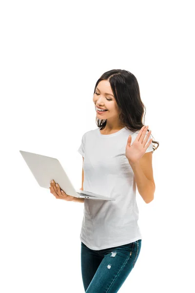 Jovem Feliz Usando Laptop Mão Acenando Isolado Branco — Fotografia de Stock