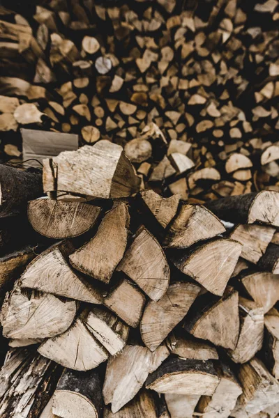 Selective Focus Brown Textured Cut Stacked Firewood — Stock Photo, Image