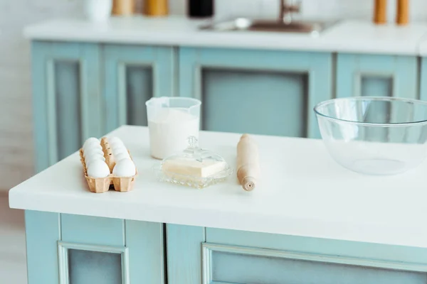 Bakkerij Ingrediënten Met Kookgerei Tafel — Stockfoto