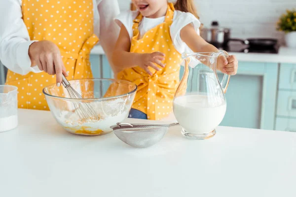 Cropped View Mother Daughter Cooking Dough Together — Stock Photo, Image