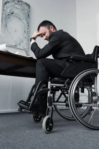 Low Angle View Depressed Disabled Businessman Sitting Wheelchair Workplace Bowed — Stock Photo, Image