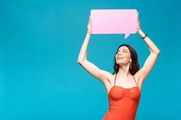 Encantadora Chica Traje Baño Celebración Burbuja Del Habla Aislado Azul — Foto de Stock