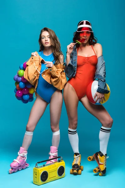 Full Length View Two Stylish Girls Roller Skates Eating Watermelon — Stock Photo, Image