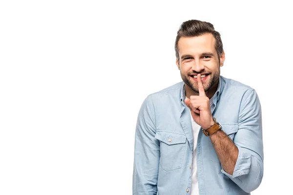 Gelukkige Man Met Vinger Mond Geïsoleerd Wit Met Kopieer Ruimte — Stockfoto