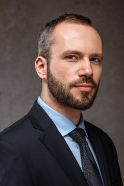 gri kamera bakarak emin işadamı yakın çekim 