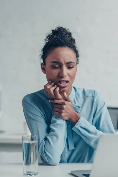 Pretty African American Businesswoman Suffering Tooth Pain While Sitting Workplace — Stock Photo, Image