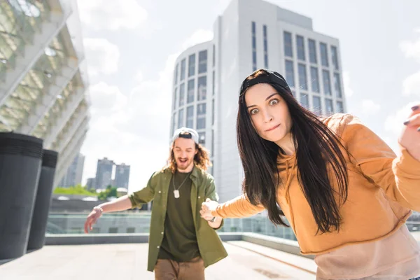 Selective Focus Brunette Woman Staring Eyes Looking Camera Holding Hands — Stock Photo, Image