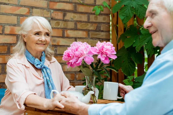 Selective Focus Happy Retired Woman Holding Hands Cheerful Senior Husband — Stock Photo, Image