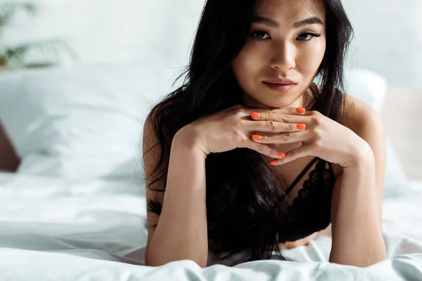 Brunette Thai Woman Black Underwear Looking Camera — Stock Photo, Image