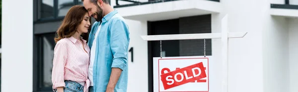 Panoramic Shot Happy Man Woman Closed Eyes Standing House — Stock Photo, Image