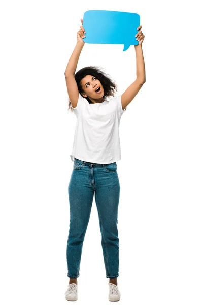 Menina Americana Africana Surpreso Segurando Bolha Fala Azul Isolado Branco — Fotografia de Stock