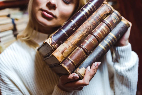 Selective Focus Blonde Woman Closed Eyes Holding Books Library — Stock Photo, Image