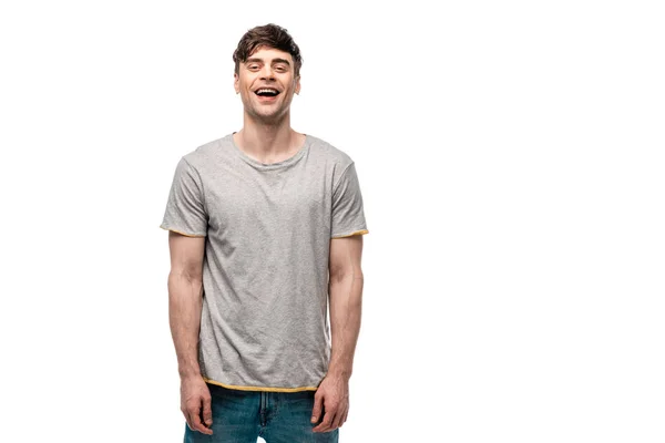 Gri Shirt Neşeli Genç Adam Beyaz Izole Kamera Gülümseyen — Stok fotoğraf