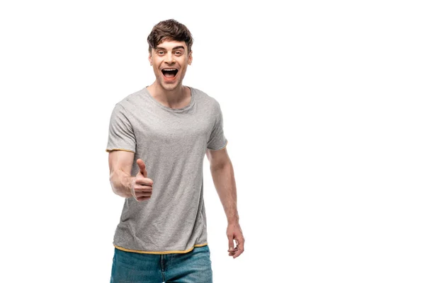 Lycklig Man Visar Tummen Upp Medan Tittar Kameran Isolerad Vitt — Stockfoto