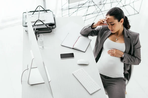 Pregnant Woman Sitting Table Holding Head Hand — Stock Photo, Image