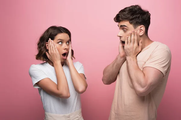 Shocked Man Woman Holding Hands Faces While Looking Each Other — Stock Photo, Image