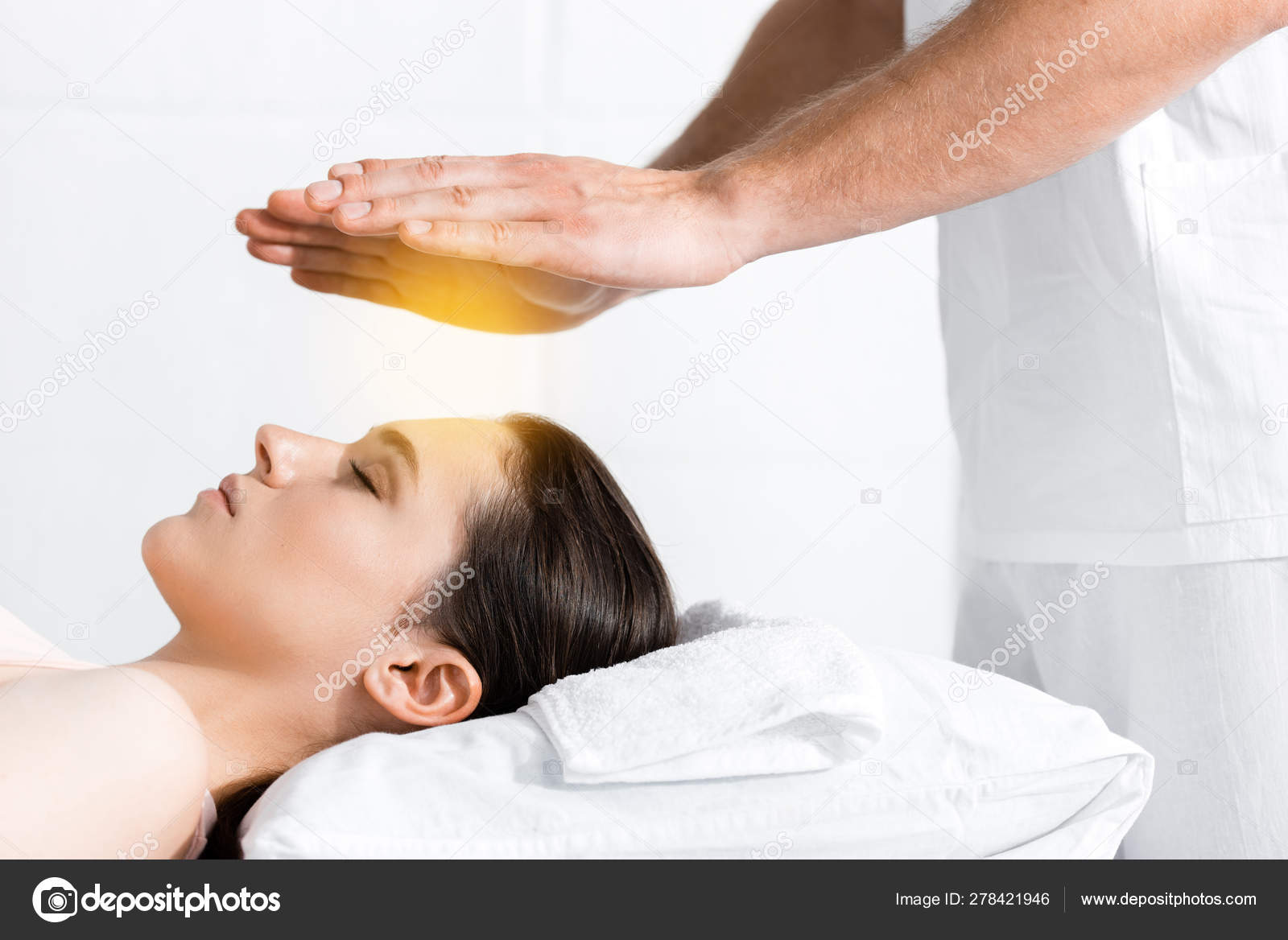 Schwarze Frau Macht Massage An Weißen Kerl Schwarze Frau Macht Massage An Weißen Kerl