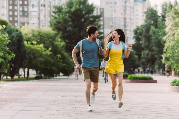 Handsome Man Asian Woman Running Looking Each Other — Stock Photo, Image