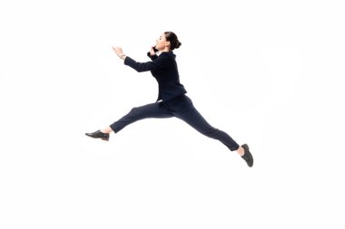 beyaz izole akıllı telefonda konuşurken levitating güzel iş kadını