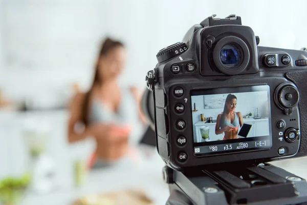 Selective Focus Digital Camera Girl Pointing Finger Digital Tablet Screen — Stock Photo, Image