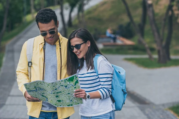 Happy Mixed Race Man Sunglasses Cheerful Girl Looking Map — Stock Photo, Image