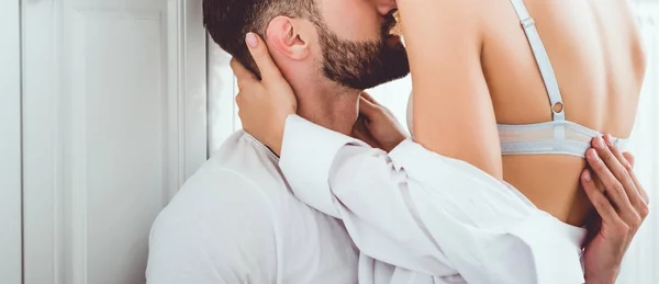 Cropped View Young Man Woman Embracing Kitchen — Stock Photo, Image