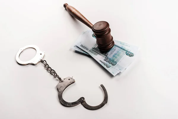 Overhead View Wooden Gavel Russian Money Handcuffs White — Stock Photo, Image